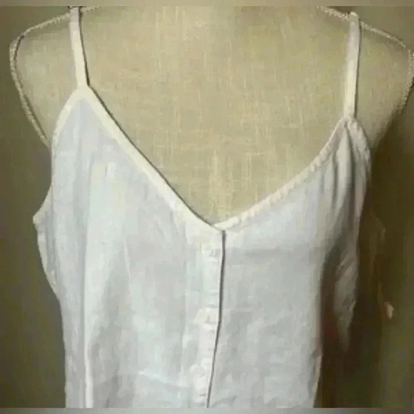 Women’s White Treasure & Bond V neck Button Down Camisole, Size Medium - Picture 5 of 7